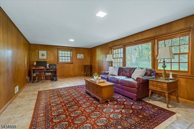 1110 Minisink Way, Westfield Town, NJ 07090