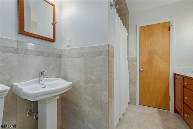 1110 Minisink Way, Westfield Town, NJ 07090