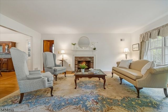 1110 Minisink Way, Westfield Town, NJ 07090