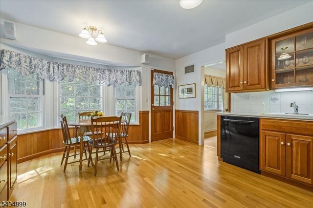 1110 Minisink Way, Westfield Town, NJ 07090