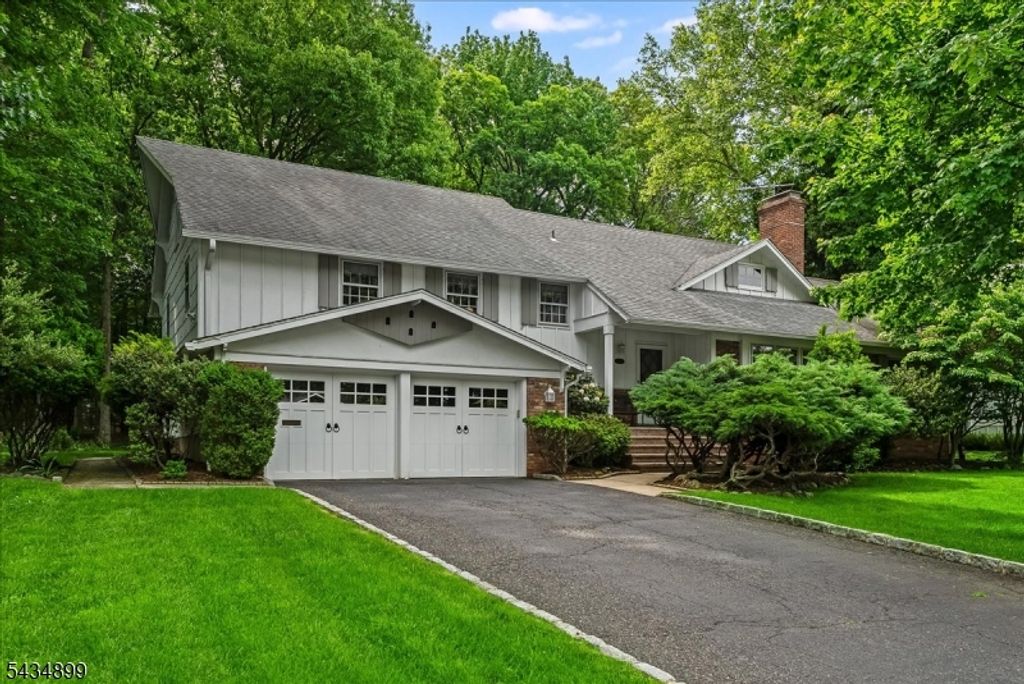 1110 Minisink Way, Westfield Town, NJ 07090