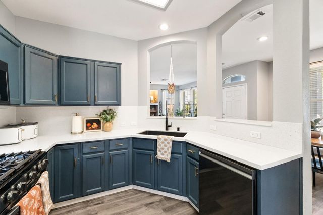 711 N Sacramento Street, Tulare, CA 93274