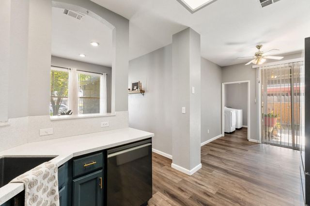 711 N Sacramento Street, Tulare, CA 93274