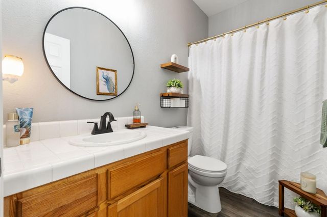 711 N Sacramento Street, Tulare, CA 93274