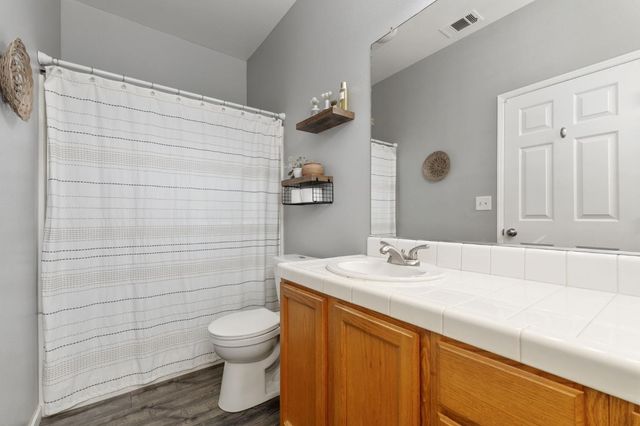 711 N Sacramento Street, Tulare, CA 93274