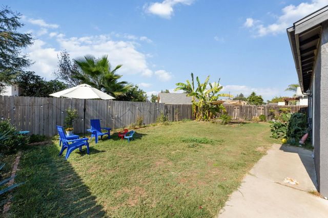 711 N Sacramento Street, Tulare, CA 93274