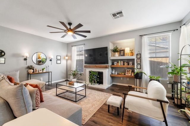 711 N Sacramento Street, Tulare, CA 93274