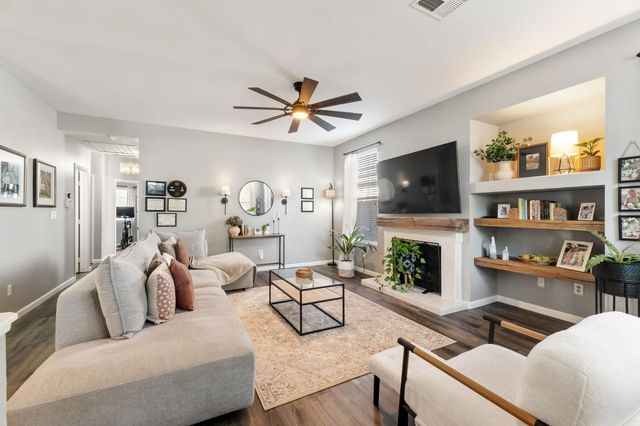 711 N Sacramento Street, Tulare, CA 93274