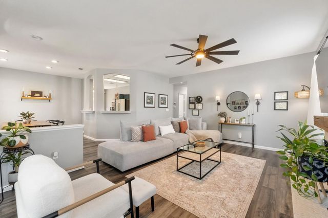 711 N Sacramento Street, Tulare, CA 93274