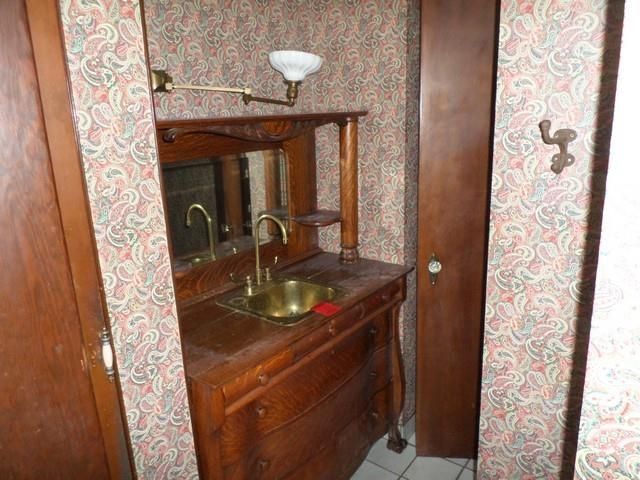 301 Riverside Drive, Charles City, IA 50616