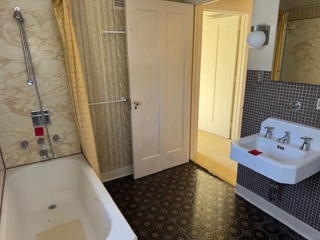 301 Riverside Drive, Charles City, IA 50616