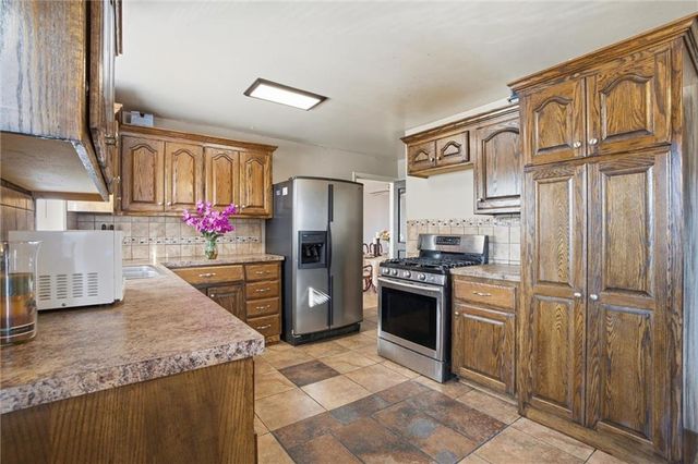 6745 Cleveland Avenue, Kansas City, MO 64132