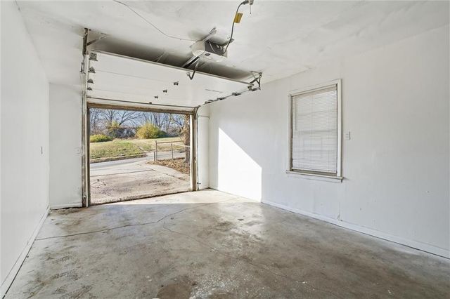 6745 Cleveland Avenue, Kansas City, MO 64132