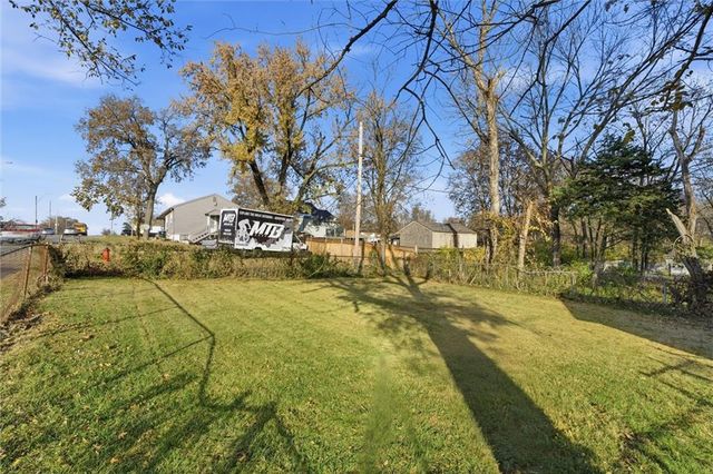 6745 Cleveland Avenue, Kansas City, MO 64132