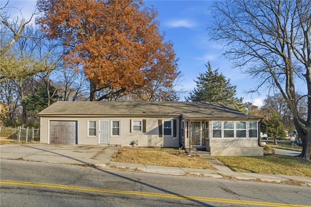 6745 Cleveland Avenue, Kansas City, MO 64132