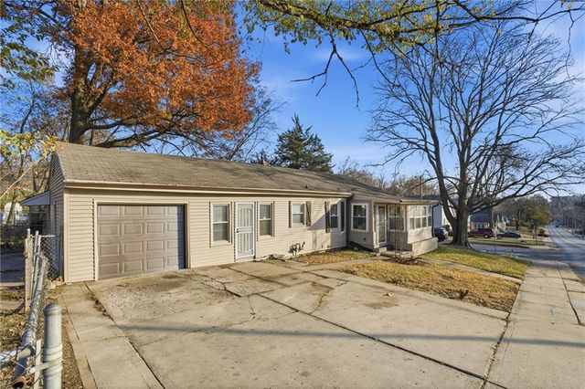 6745 Cleveland Avenue, Kansas City, MO 64132