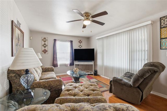 6745 Cleveland Avenue, Kansas City, MO 64132