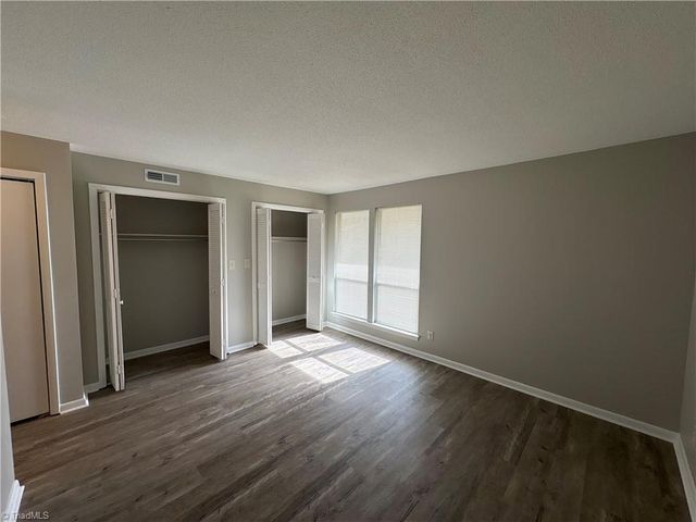 126 Turnwood Lane, Winston-salem, NC 27104