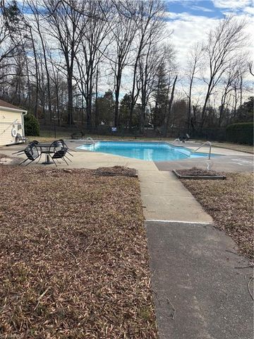 126 Turnwood Lane, Winston-salem, NC 27104