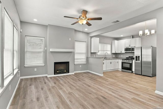 129 Jeffrey, San Antonio, TX 78201