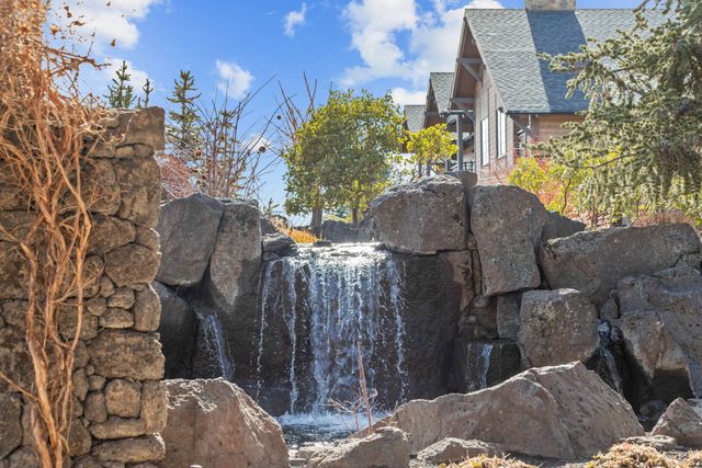 23087 Watercourse Way, Bend, OR 97701
