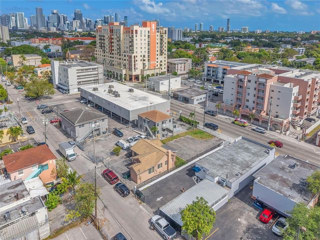 1437 SW 1st St, Miami, FL 33135