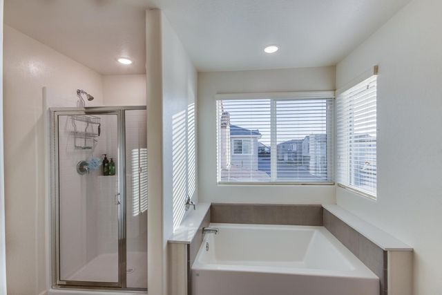 2037 N Rogers Lane, Clovis, CA 93619