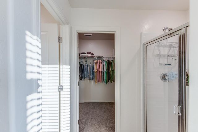 2037 N Rogers Lane, Clovis, CA 93619