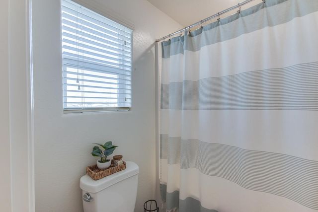 2037 N Rogers Lane, Clovis, CA 93619