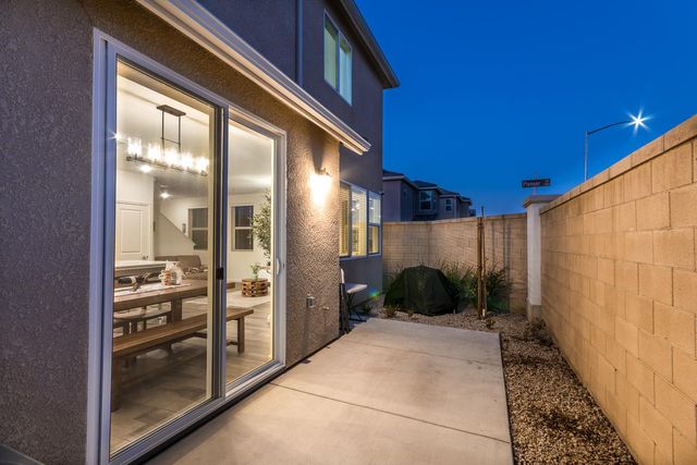 2037 N Rogers Lane, Clovis, CA 93619