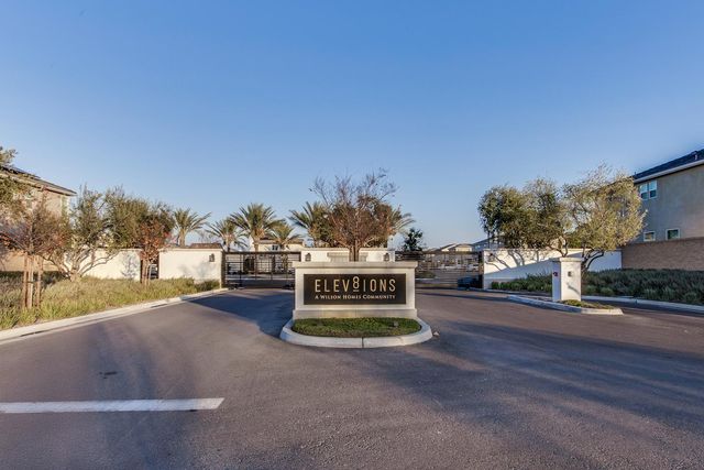 2037 N Rogers Lane, Clovis, CA 93619