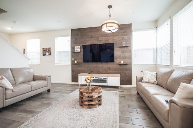 2037 N Rogers Lane, Clovis, CA 93619