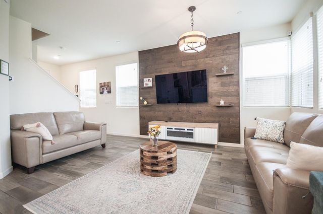 2037 N Rogers Lane, Clovis, CA 93619