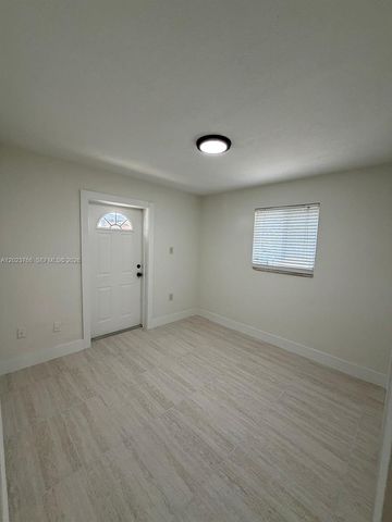 19255 NW 47th Pl, Miami Gardens, FL 33055