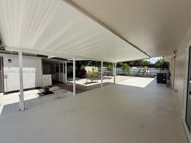 19255 NW 47th Pl, Miami Gardens, FL 33055
