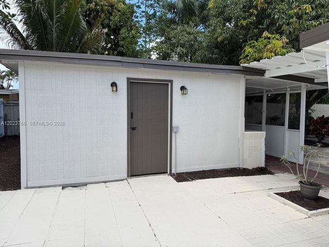 19255 NW 47th Pl, Miami Gardens, FL 33055