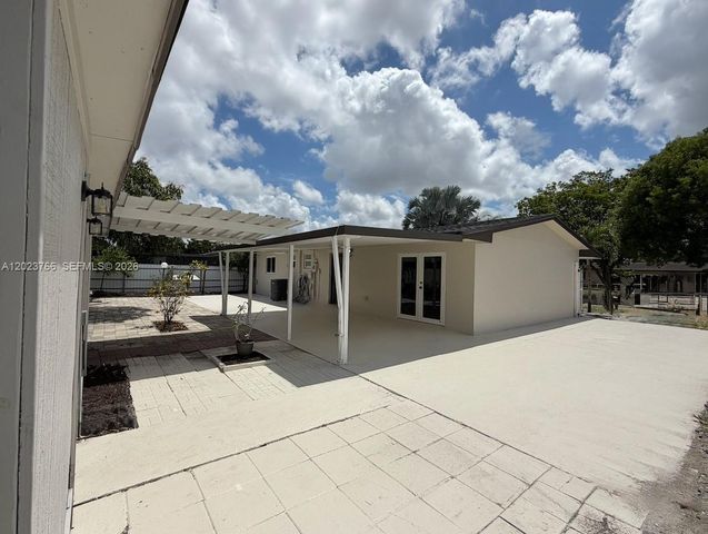 19255 NW 47th Pl, Miami Gardens, FL 33055