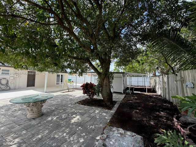 19255 NW 47th Pl, Miami Gardens, FL 33055