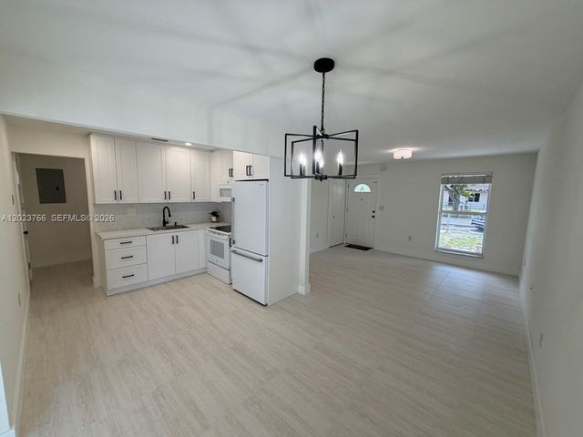 19255 NW 47th Pl, Miami Gardens, FL 33055