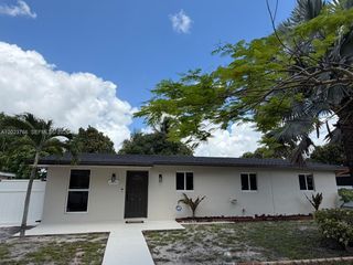 19255 NW 47th Pl, Miami Gardens, FL 33055