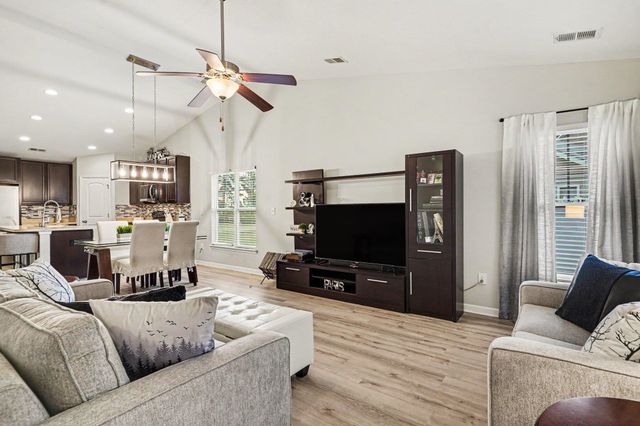 400 Stafford Dr., Myrtle Beach, SC 29579
