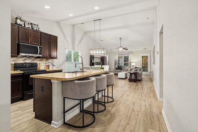 400 Stafford Dr., Myrtle Beach, SC 29579