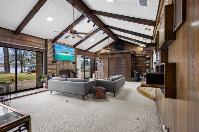 16835 Cardinal Lane, Troup, TX 75789