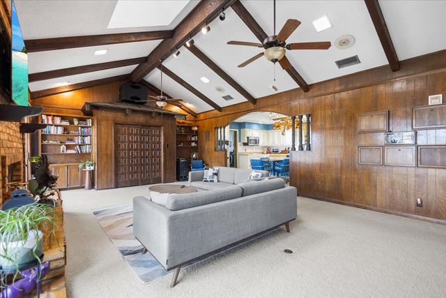 16835 Cardinal Lane, Troup, TX 75789