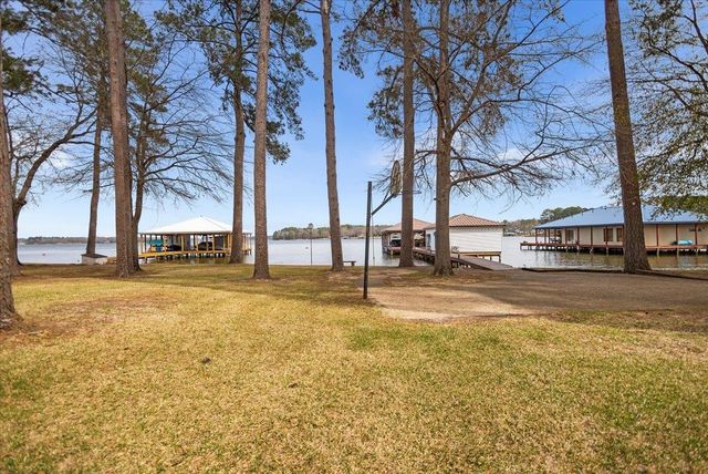 16835 Cardinal Lane, Troup, TX 75789