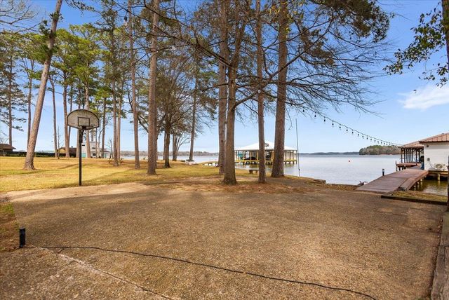 16835 Cardinal Lane, Troup, TX 75789