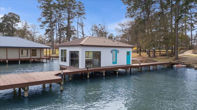 16835 Cardinal Lane, Troup, TX 75789