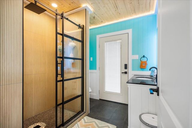 16835 Cardinal Lane, Troup, TX 75789