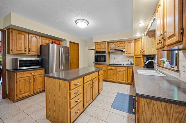 477 Maplewoods Lane, Webster, NY 14580