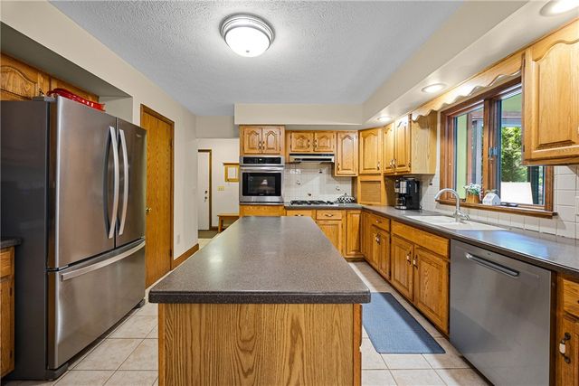 477 Maplewoods Lane, Webster, NY 14580